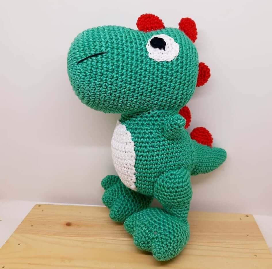 Pupazzo amigurumi dinosauro – la steefaeto a man prodotti artigianali