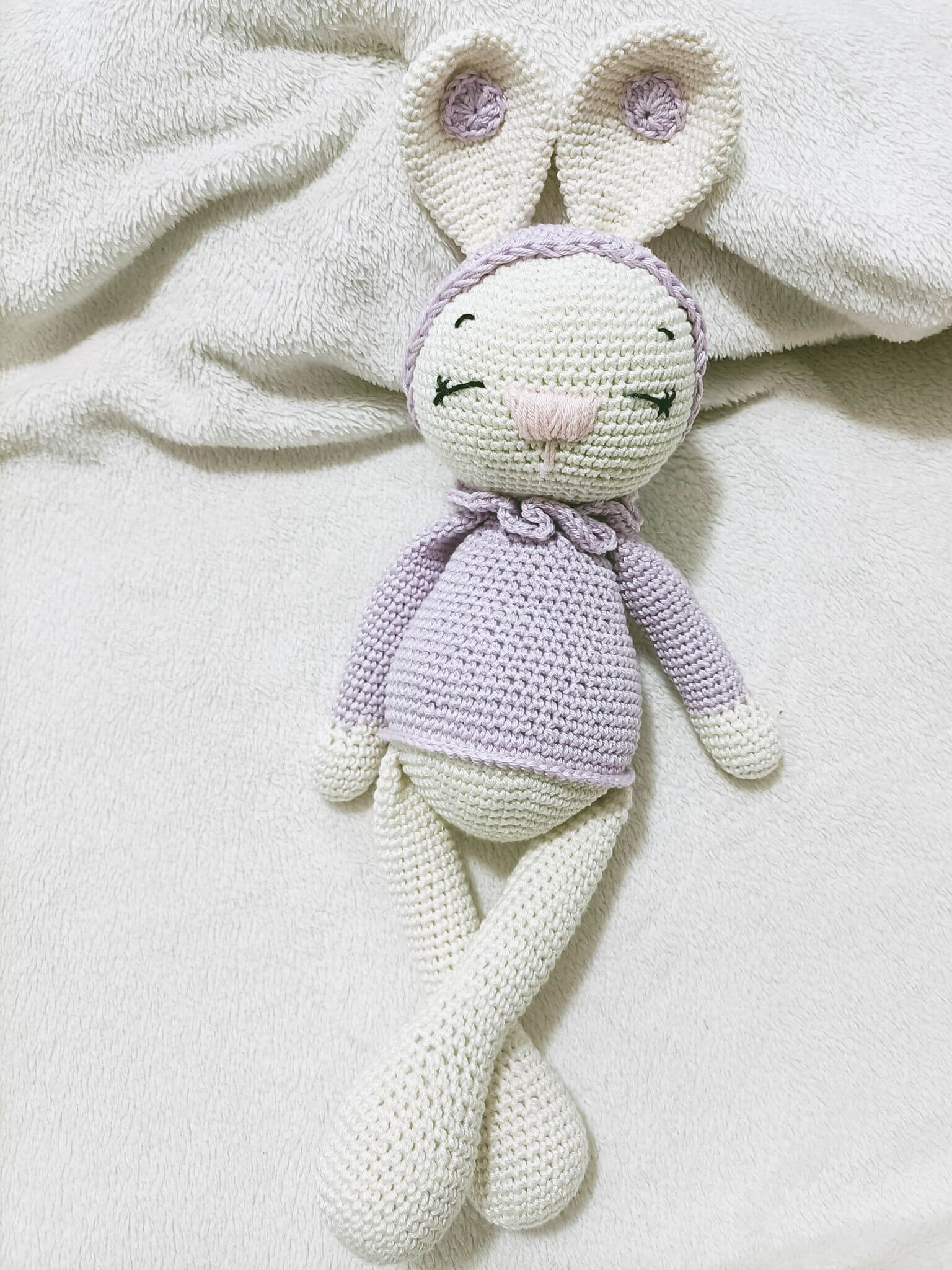 Pupazzo amigurumi coniglietto Zoe – la steefaeto a man prodotti artigianali