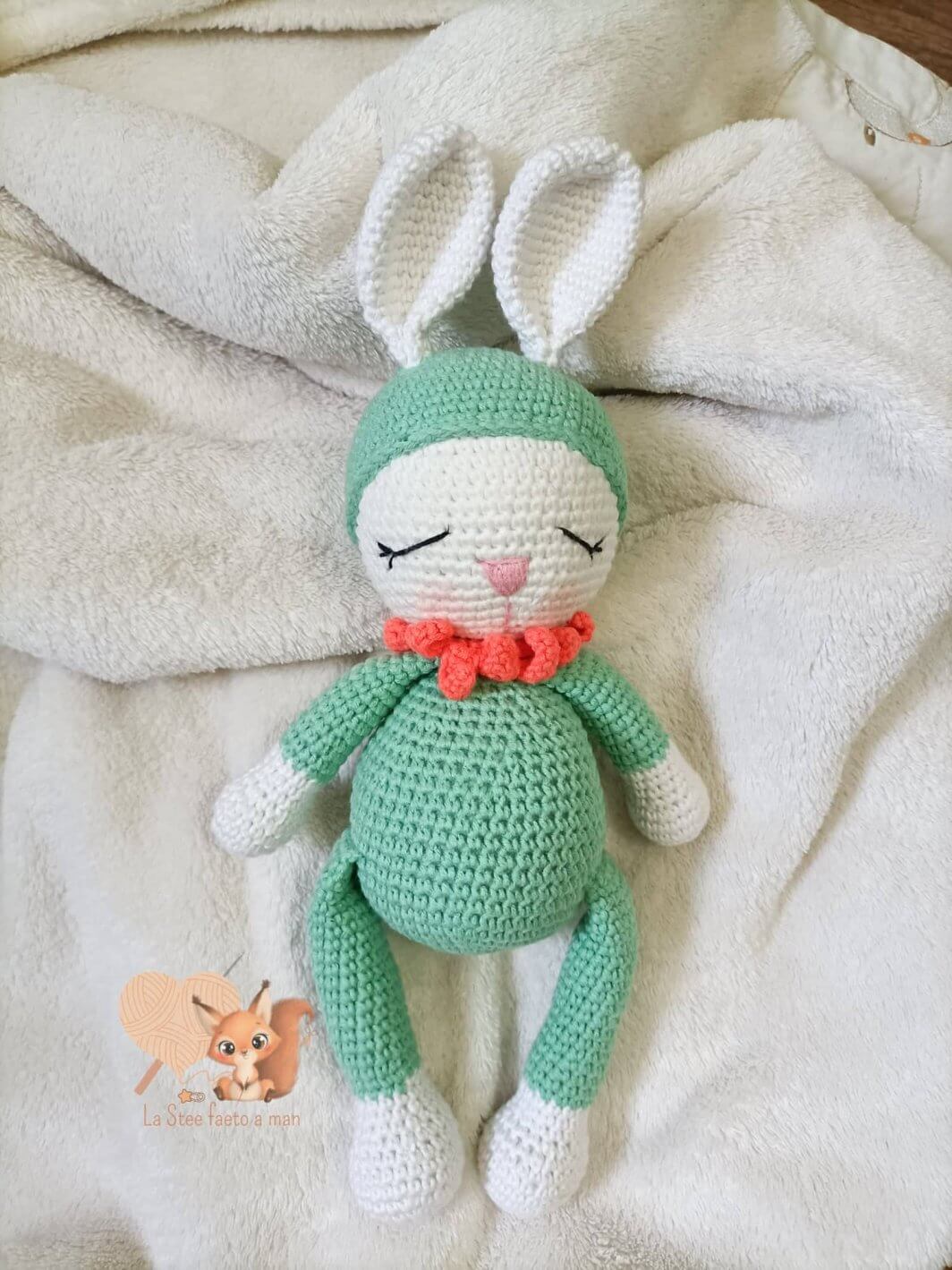 Coniglietto amigurumi dolce nanna