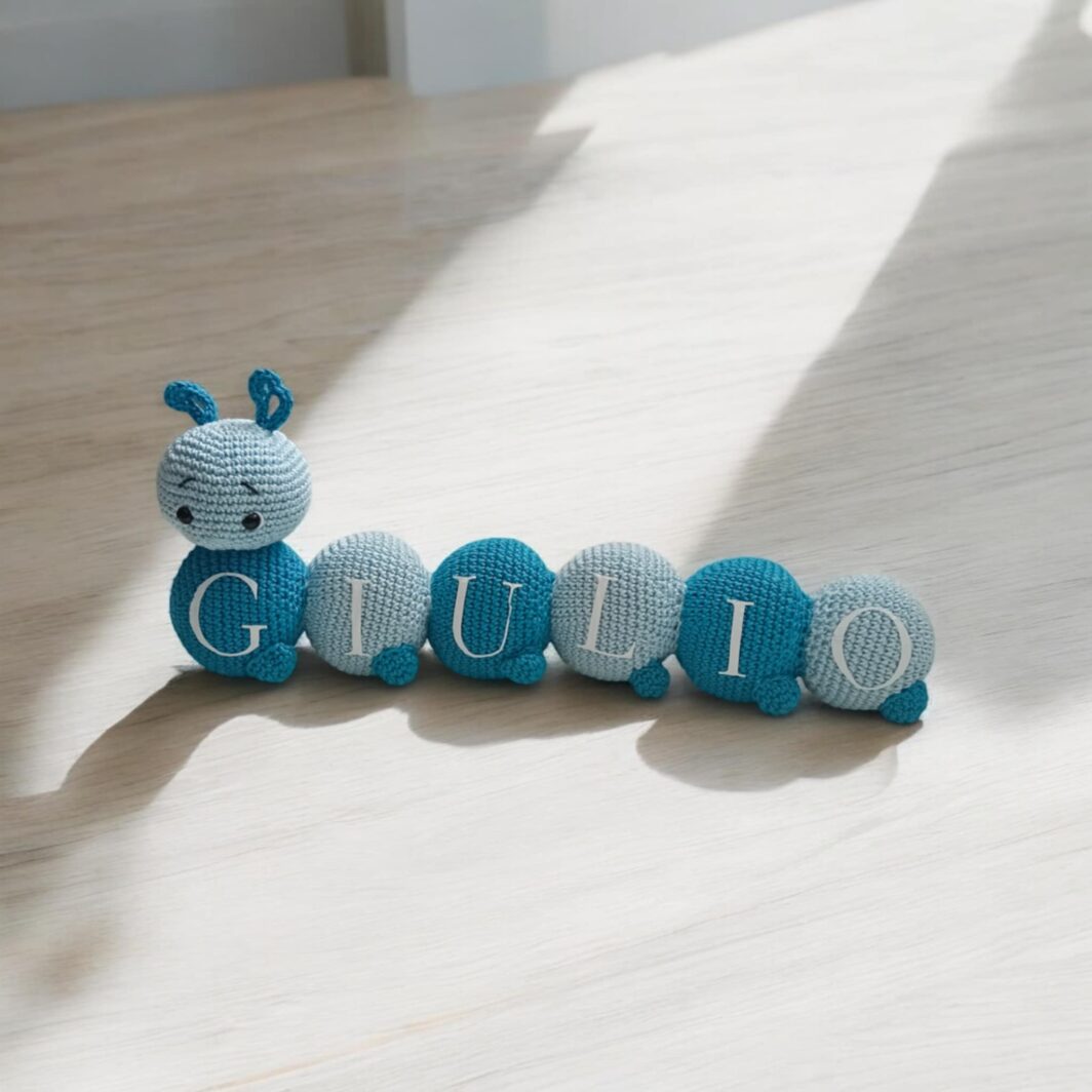 Bruco amigurumi con nome - immagine 2