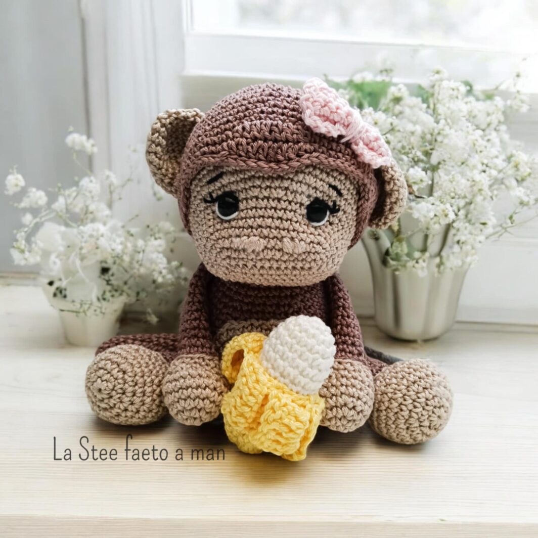 Scimmietta amigurumi con banana